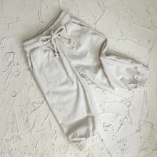 Load image into Gallery viewer, Vintro Baggy Cord Pant - Creamy Beige
