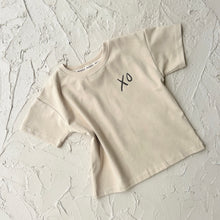 Load image into Gallery viewer, Oaka XO Surfboard T-Shirt - Beige
