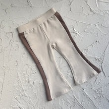 Load image into Gallery viewer, Oaka Essential Flare - Beige/Brown Rib
